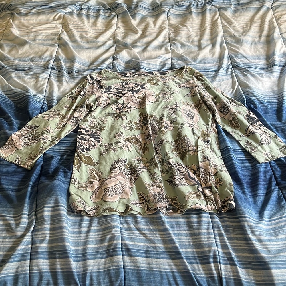 Women’s floral shirt